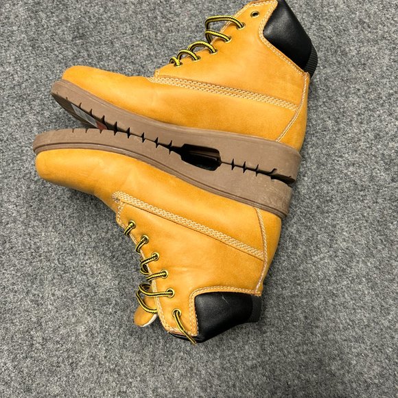 Deerstags Thinsulate Authentic Boots Men\'s Size 4.5M. NWOT